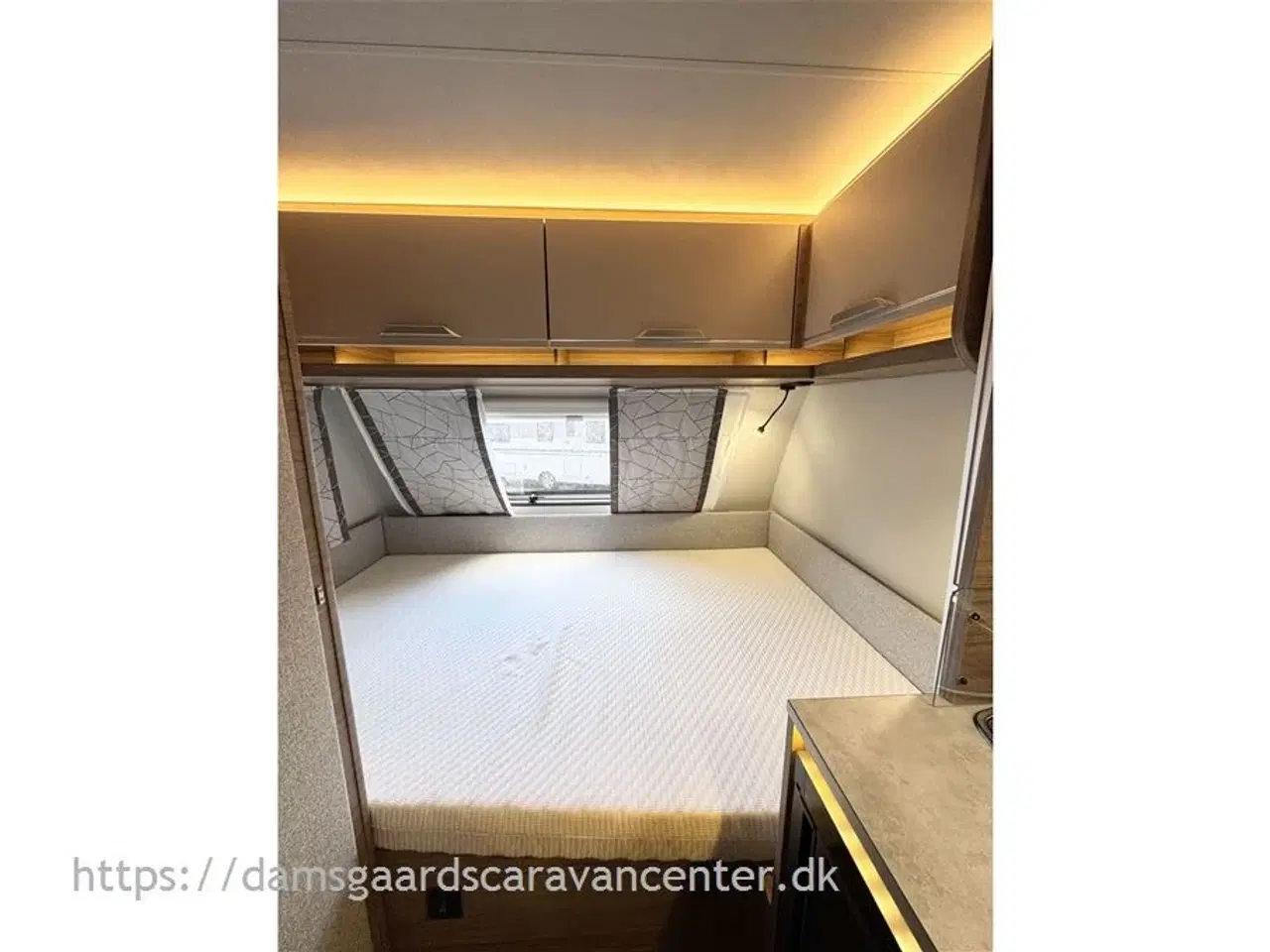 Billede 13 - 2022 - Knaus Sport 420 QD   Dobbeltseng-Gulvtemp.-Mover-Fast markise