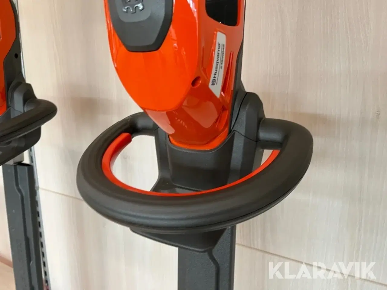 Billede 4 - Hækkeklipper Husqvarna 215iHD45 2 styk