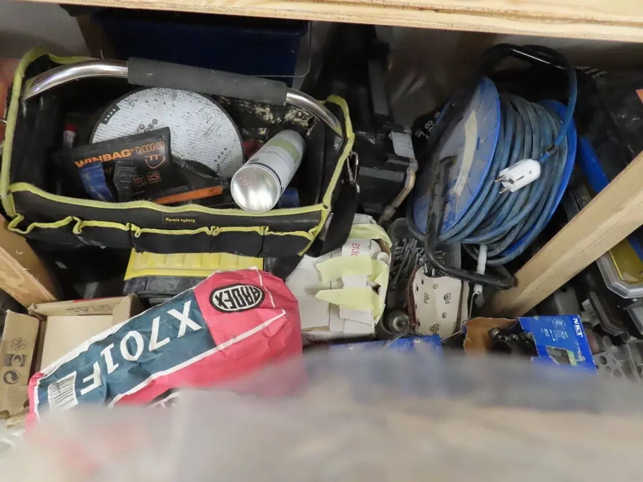 Billede 1 - Tøm reolen