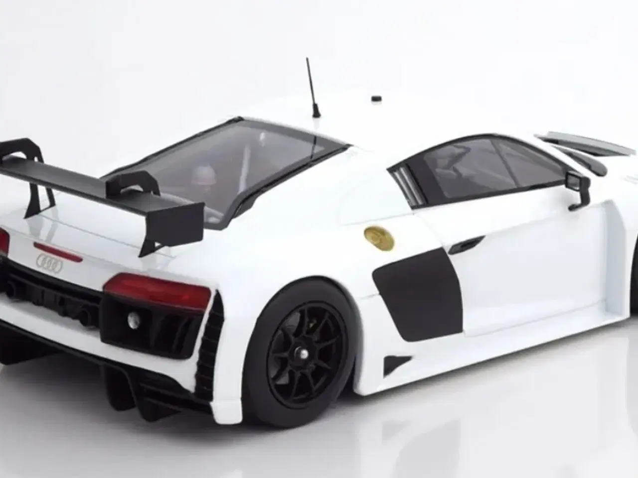 Billede 2 - 1:18 Audi R8 LMS Ultra Plain Body 2015