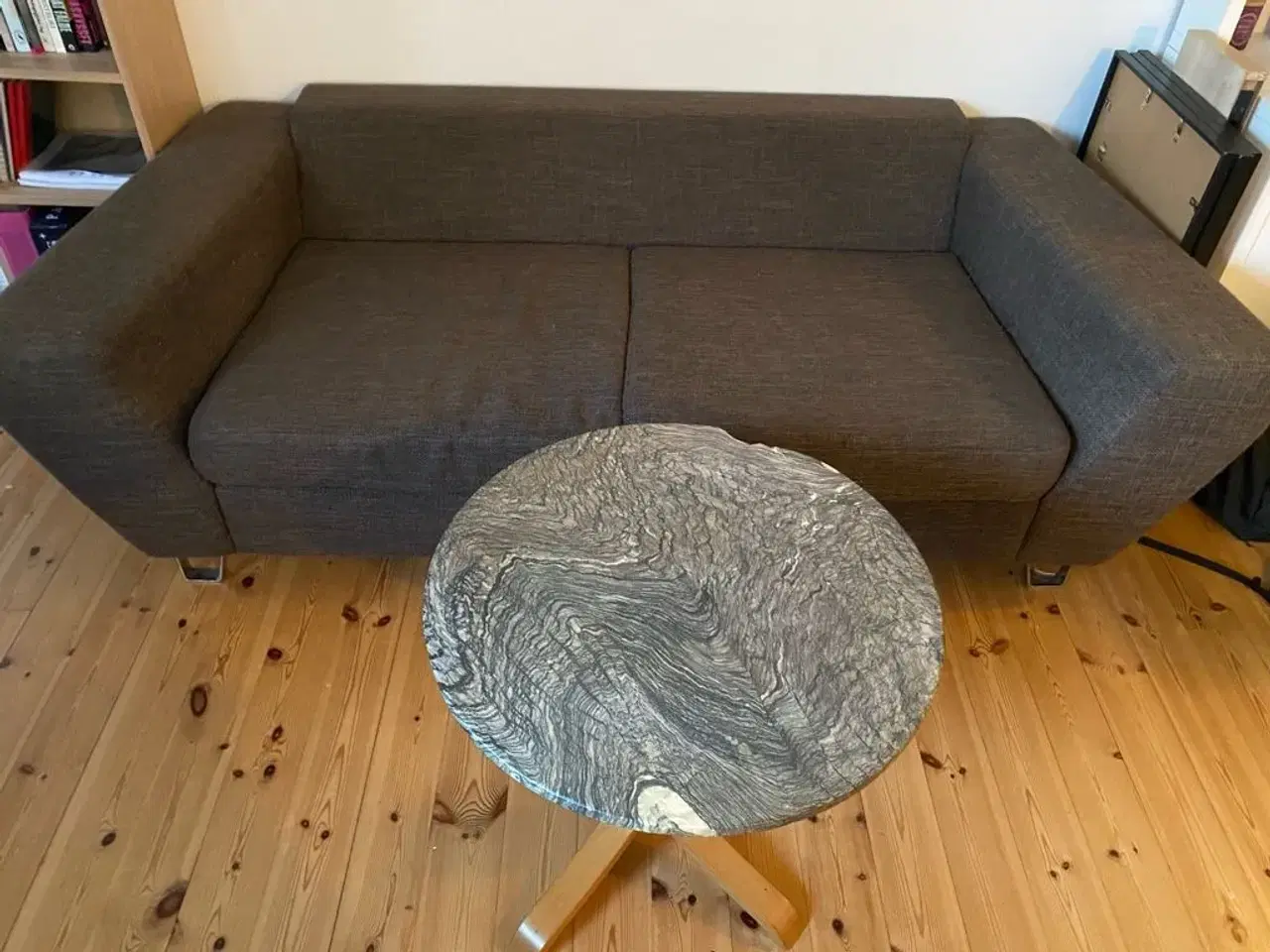 Billede 1 - Sofa og sofabord til salg