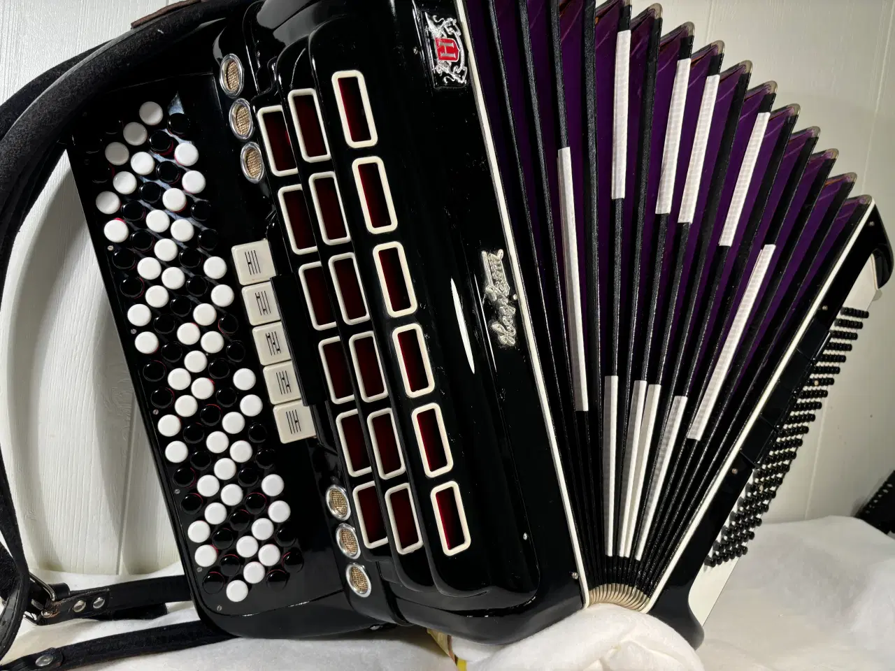 Billede 1 - Brugt Hagstrøm knap harmonika sælges fra Samling"