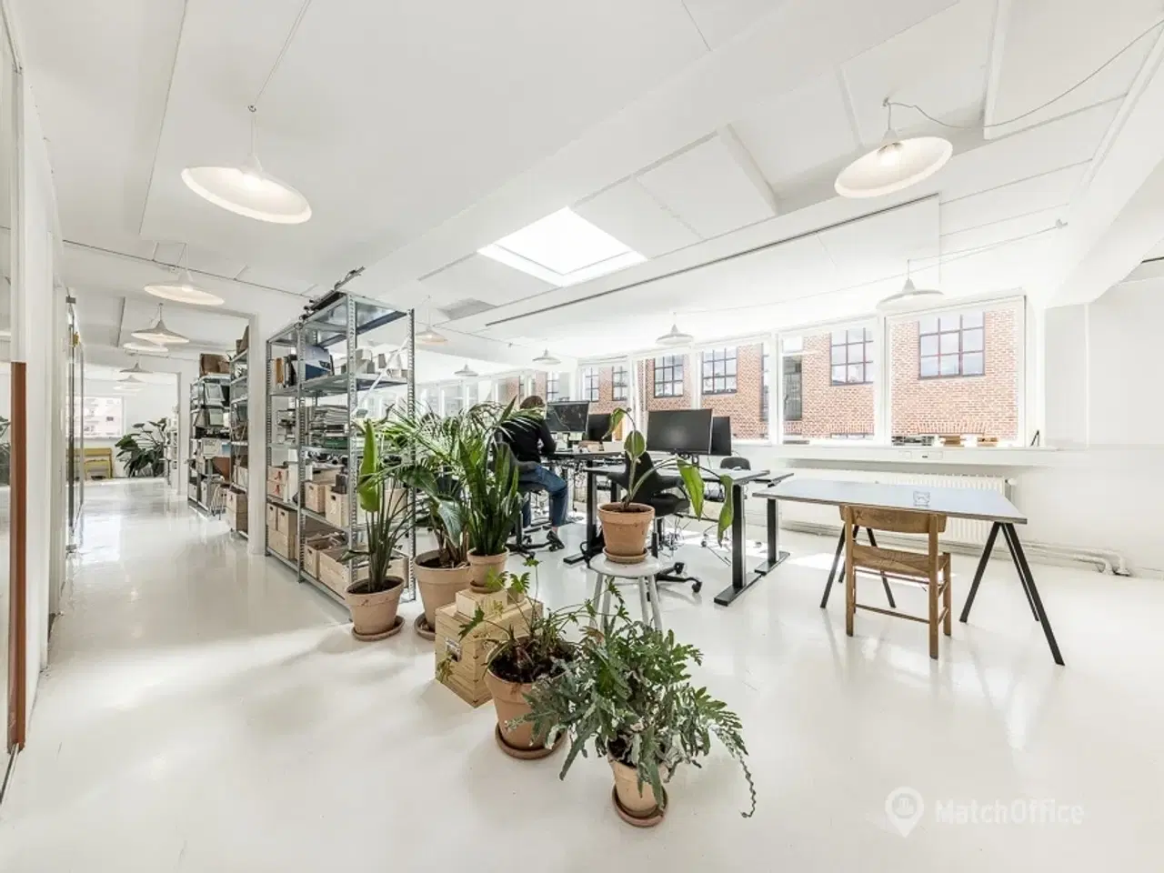 Billede 4 - Indbydende og effektivt kontor i NV