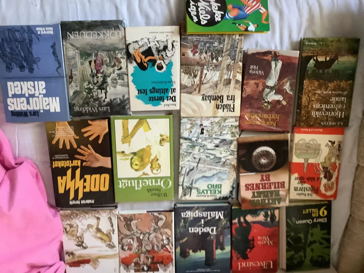 Billede 1 - Mange forskellige bøger