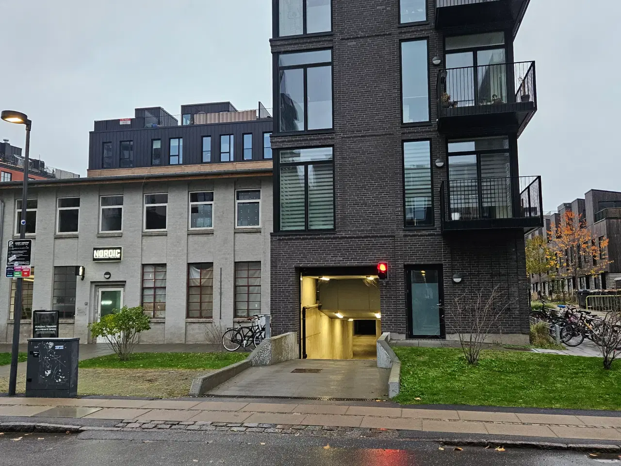 Billede 1 - Parkeringsplads til leje - Ved Amagerbanen 27A