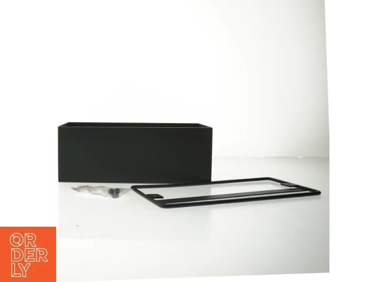 Billede 2 - Plantekasse med ophæng fra Ferm Living (str. 30x15x11 cm)