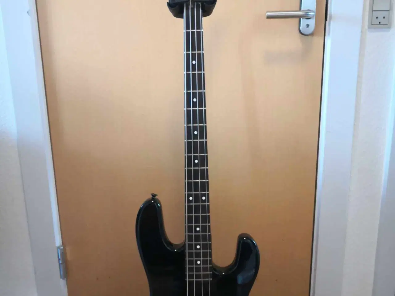 Billede 1 - Charvel bass inkl original hardcase