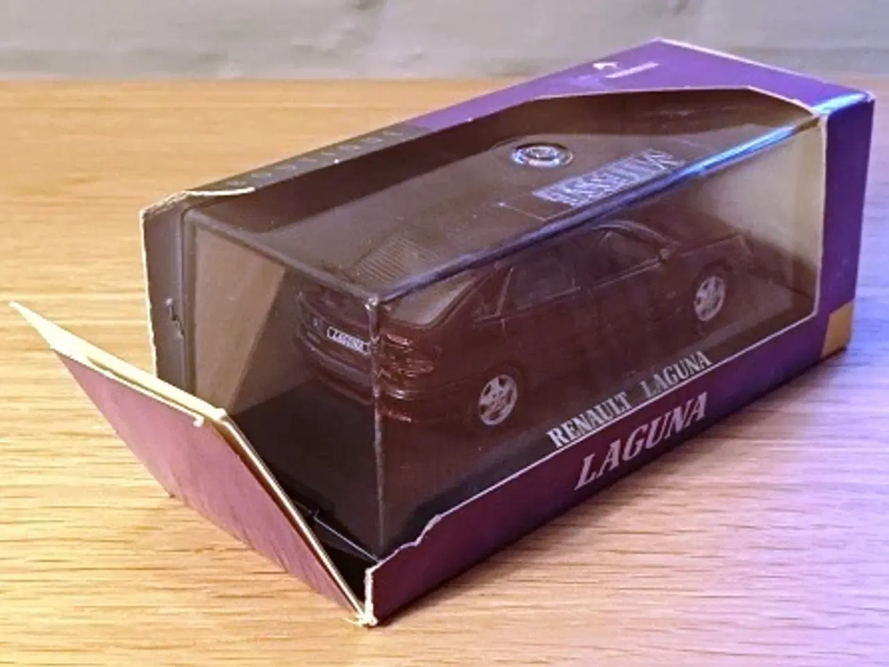 Billede 2 - Renault Laguna (Model 1998), 1/43