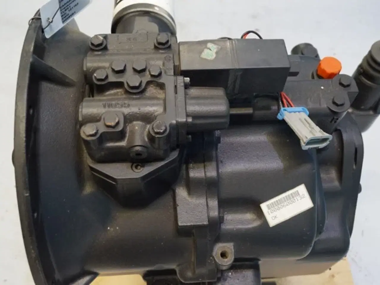 Billede 3 - CASE 580SLE 2WD Transmission 