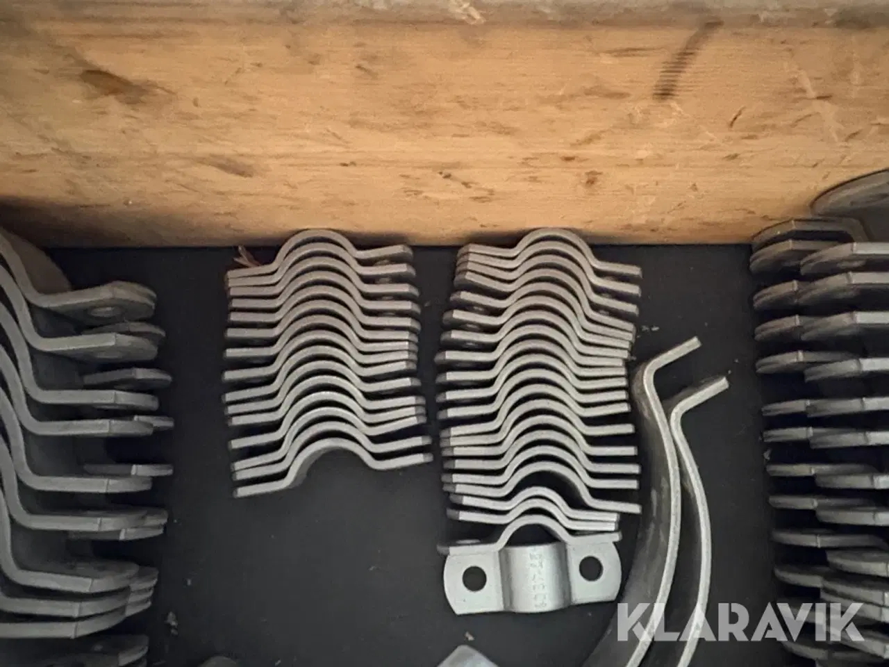 Billede 5 - Metalbeslag forskellige størrelser cirka 168 styk