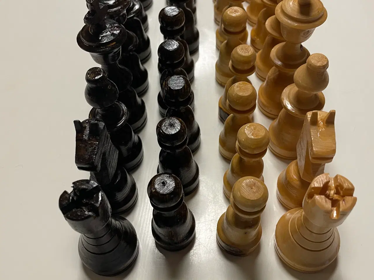 Billede 3 - Skakbrikker i træ.
