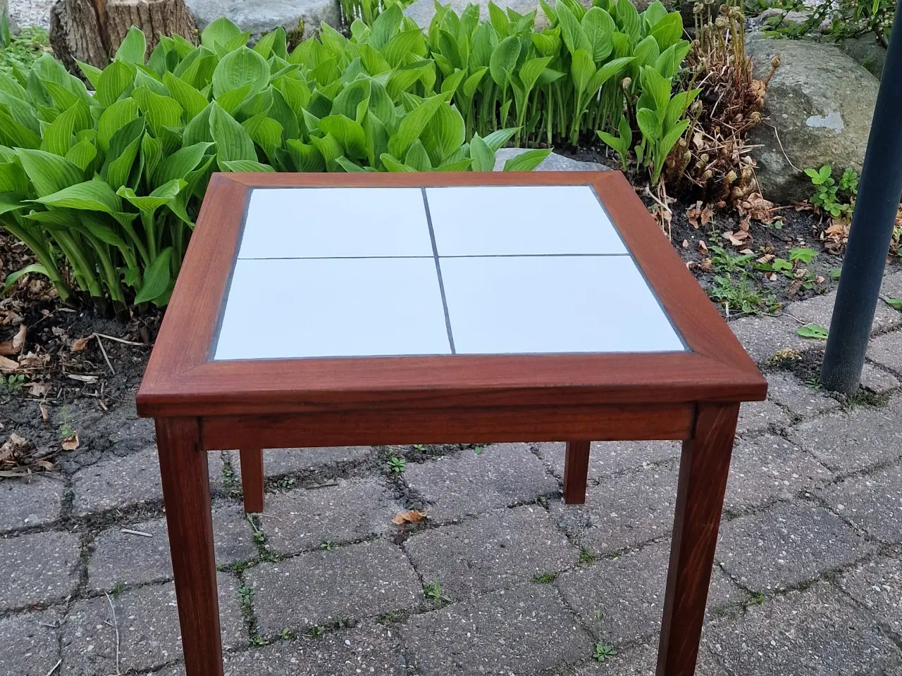 Billede 1 - Vintage sidebord i teaktræ.