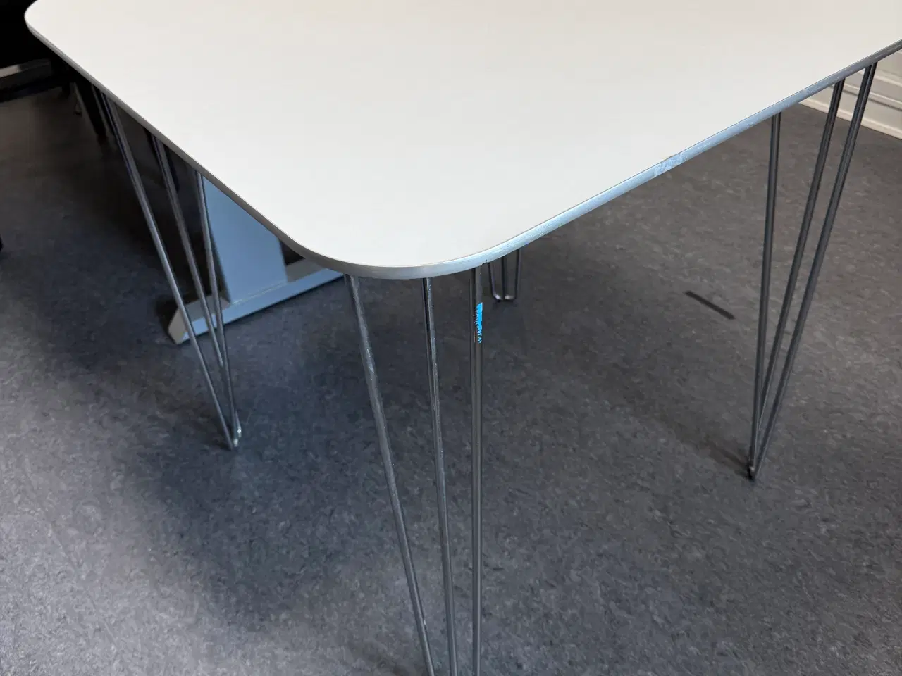 Billede 1 - Bord m. stålben