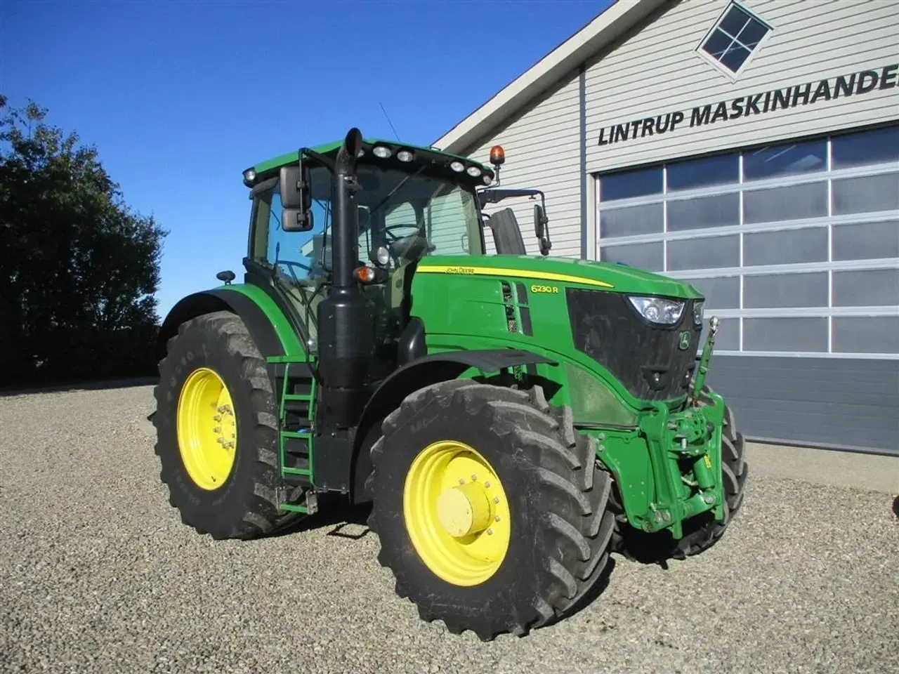 Billede 17 - John Deere 6230R med Command pro kørehåndtag.