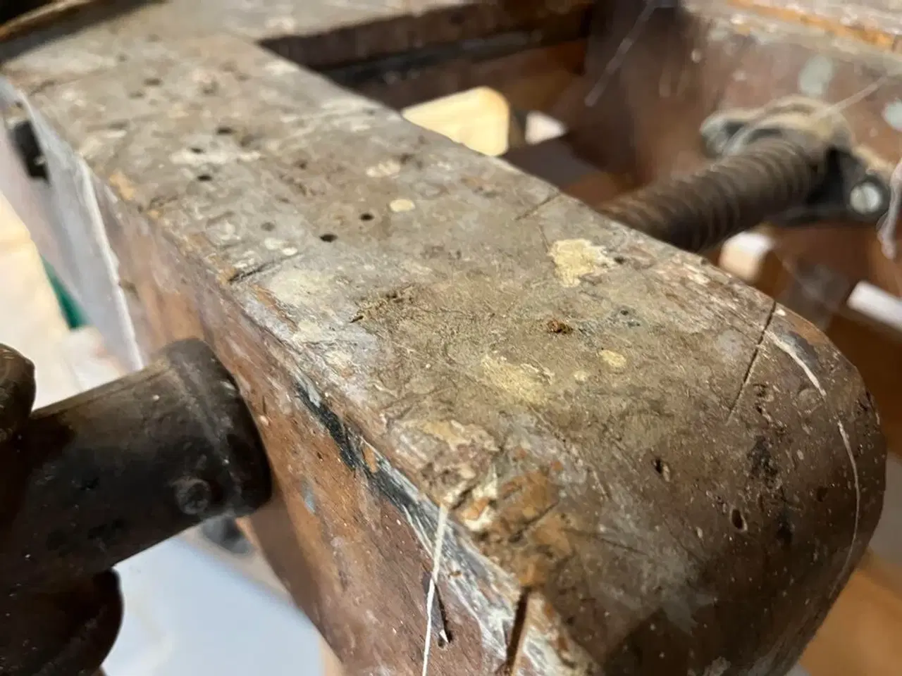 Billede 10 - Ældre Høvlebænk m. træ værktøj