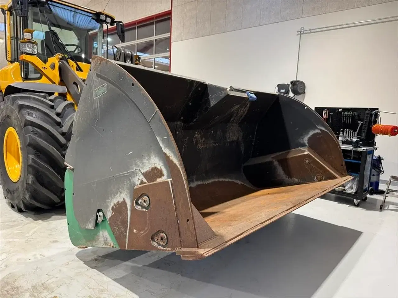 Billede 1 - Volvo HØJTIPSKOVL PRODIG HTB 4KBM / 300CM!