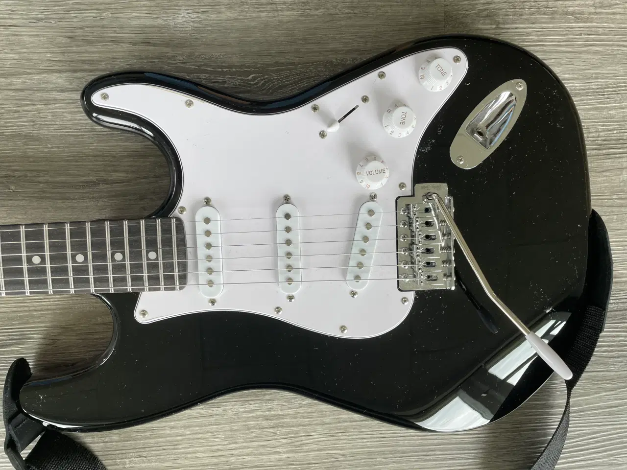 Billede 2 - Harley Benton guitar