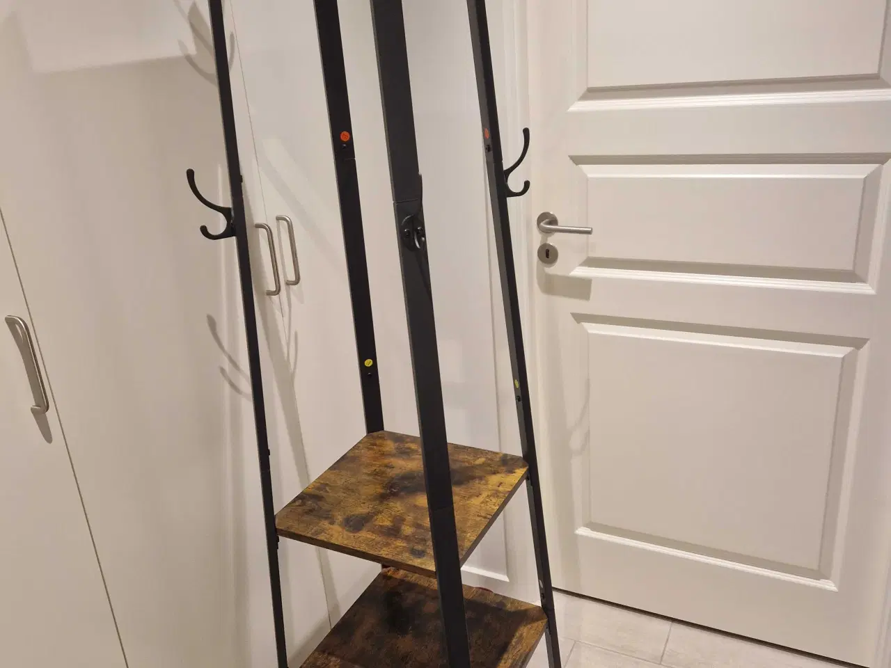 Billede 2 - Flot jakkeknager, Entremøbel, kroge, knager