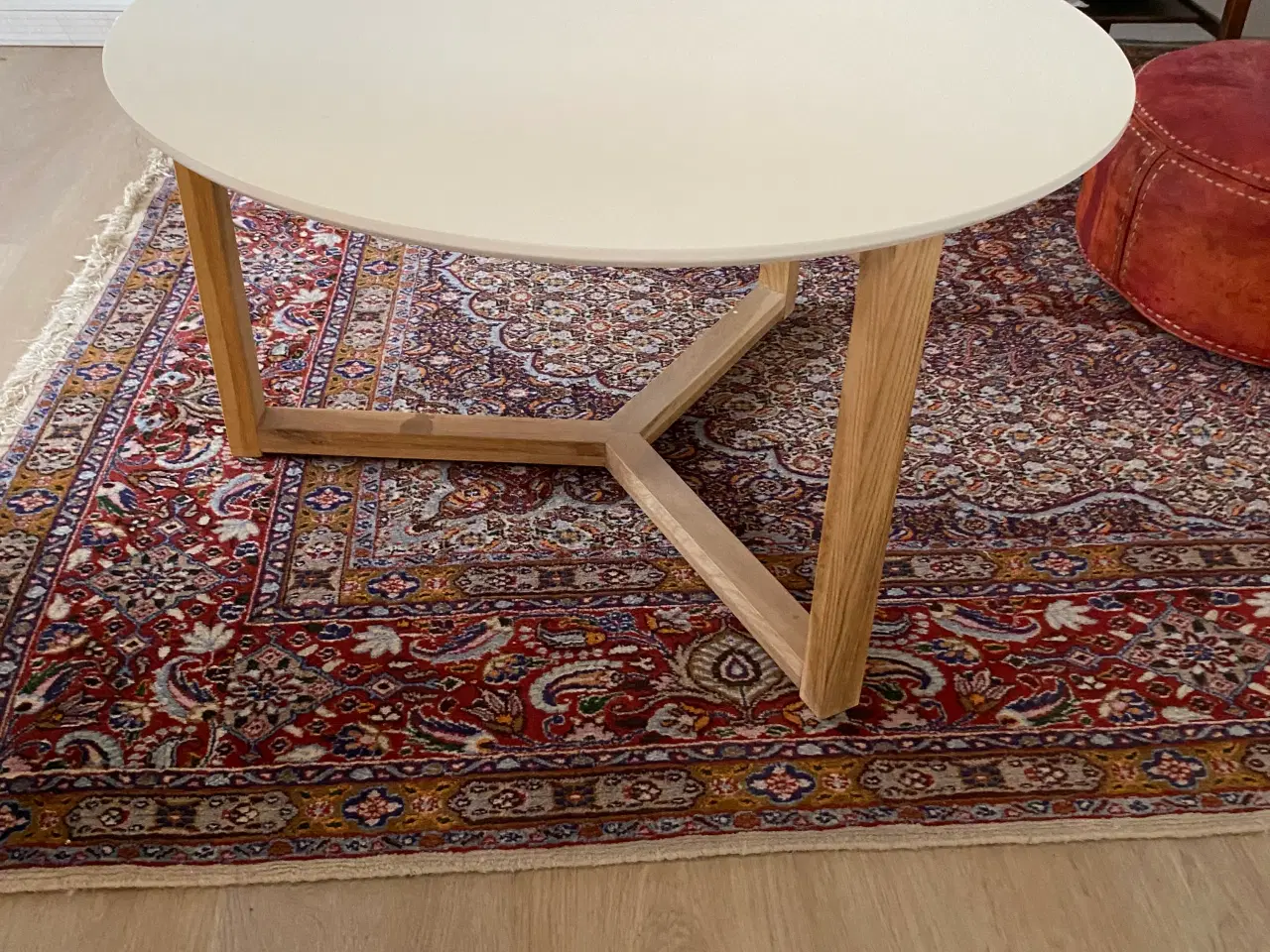 Billede 2 - Sofabord i melamin og  med understel i egetræ 