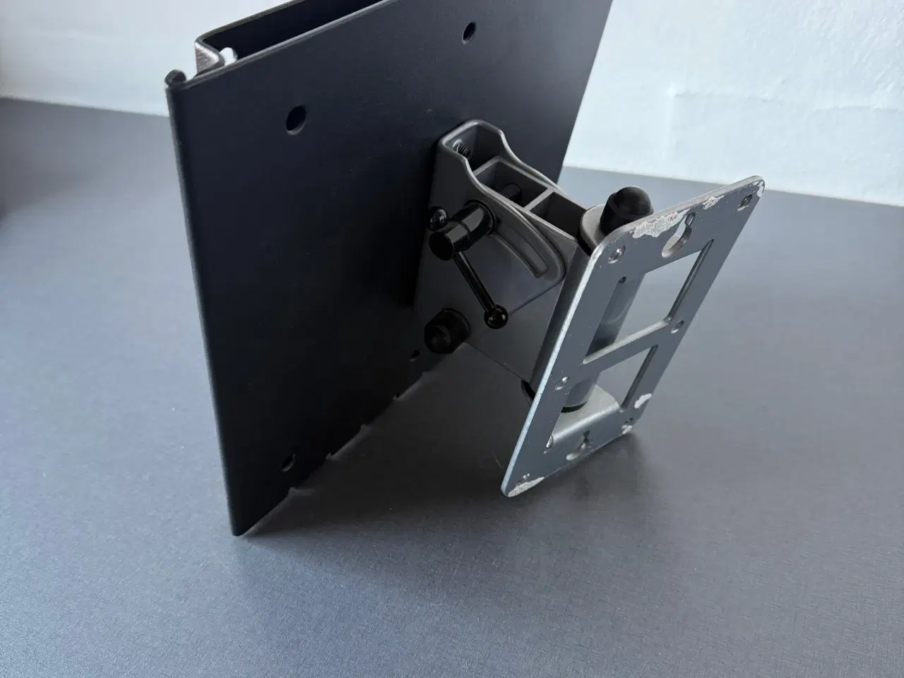 Billede 2 - TV ophæng med vippefunktion