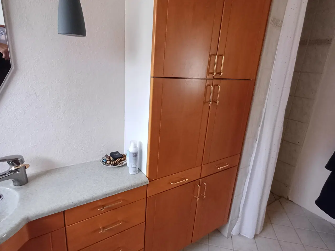 Billede 1 - Gratis badeværelsesmøbler