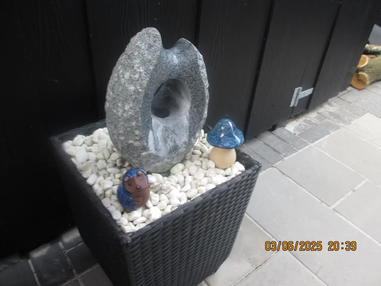 Billede 4 - springvand i granit