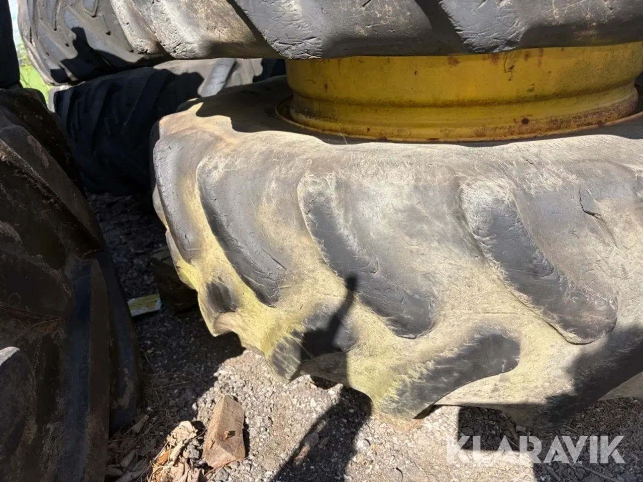 Billede 5 - Tvillingehjul Firestone 380/85R28 2 styk med spænder
