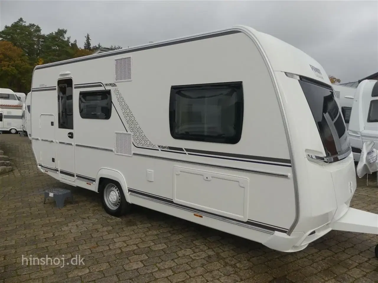 Billede 1 - 2023 - Fendt Apero 495 SKM   Fendt med tværvendt dobbeltseng og Køjer fra Hinshøj Caravan A/S