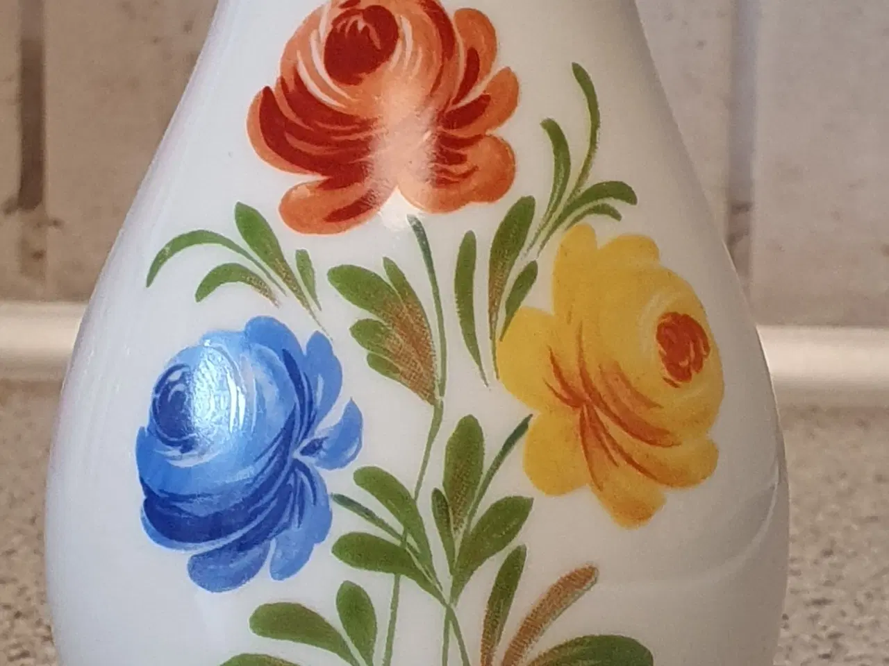 Billede 1 - Tysk håndlavet vase med blomster mønster