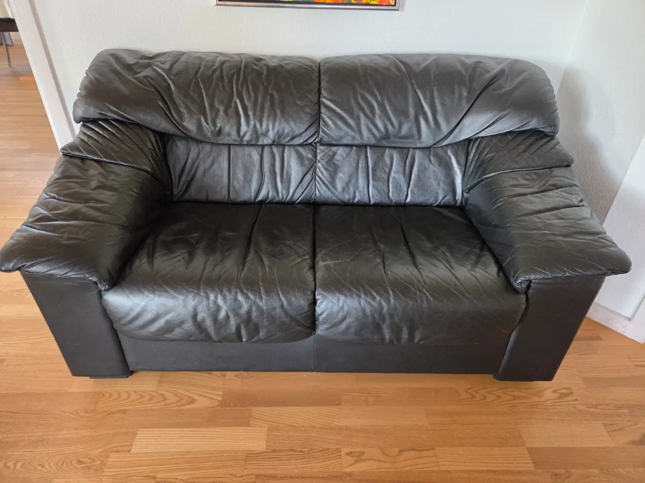 Billede 1 - 2 plads sofa i blødt sort læder