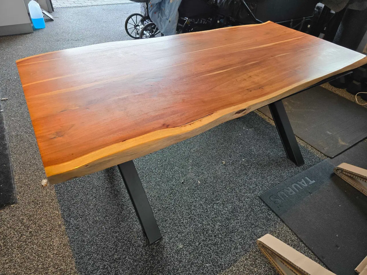 Billede 2 - Massivt plankebord fra Hofstra & Wagner – 180 x 95