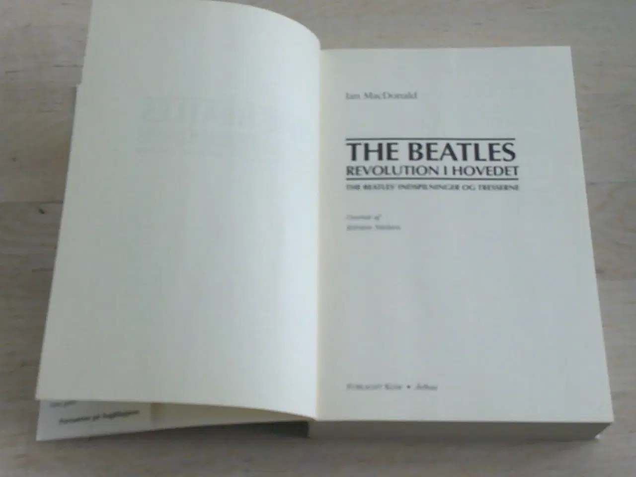 Billede 3 - IAN MACDONALD - BEATLES  - REVOLUTION I HOVEDET