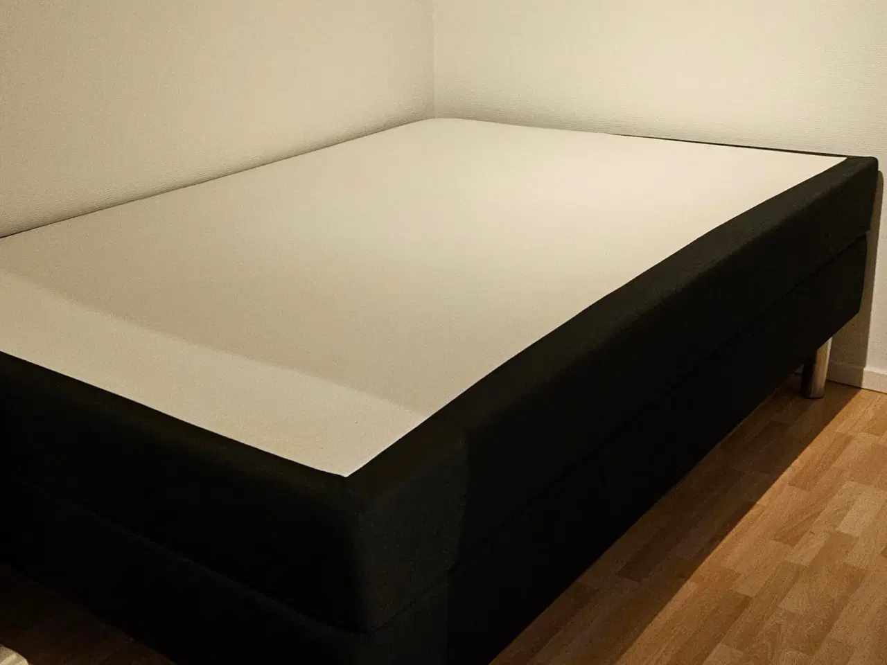 Billede 2 - Dobbeltseng med latex topmadras