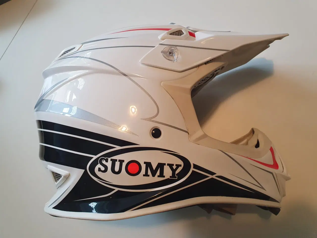 Billede 4 - Cross hjelm suomy