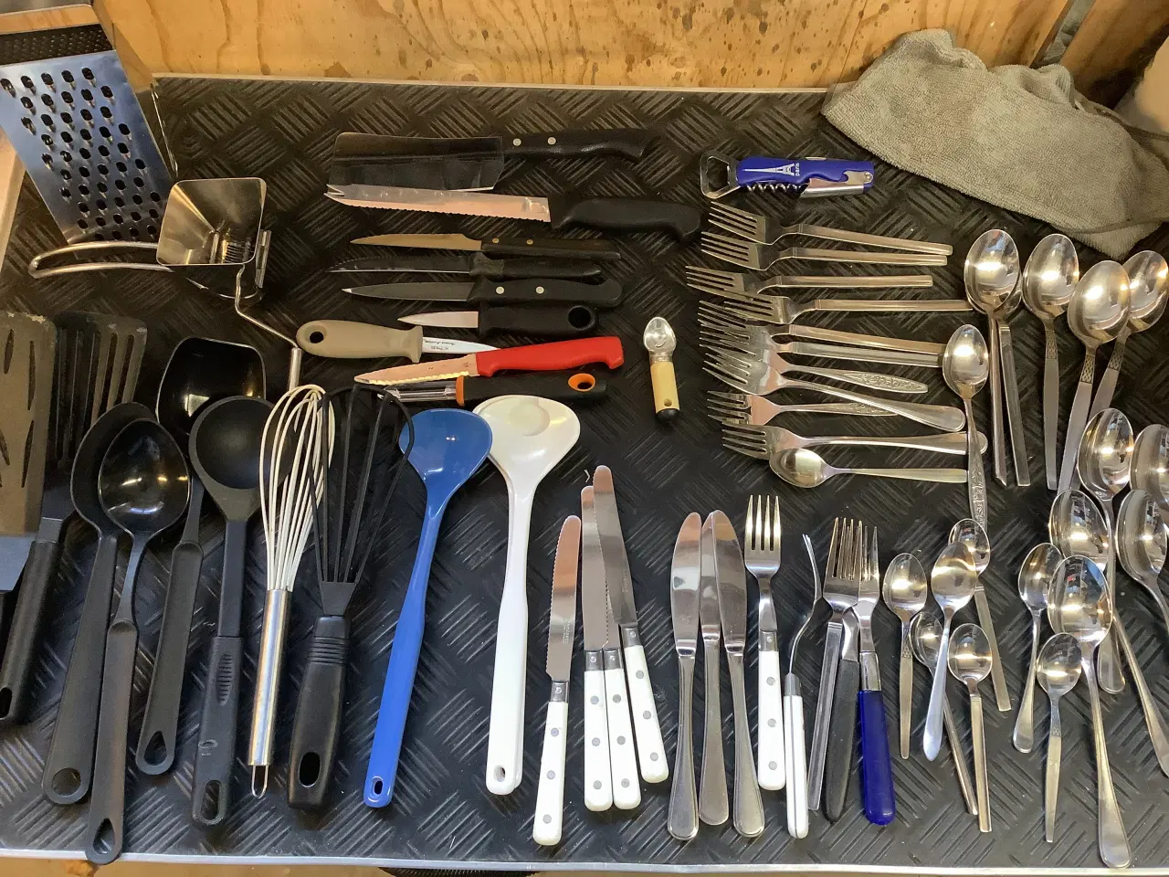 Billede 3 - Køkken og campingudstyr
