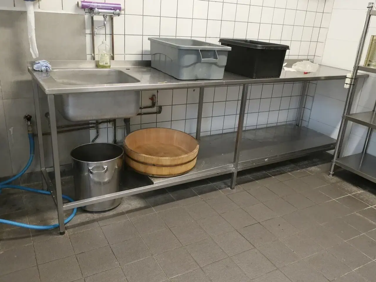 Billede 1 - Vaskebord uden armatur