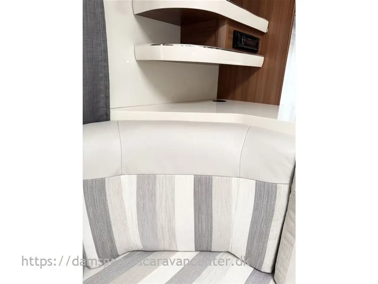 Billede 10 - 2017 - Hobby Excellent 560 KMFe   Franskseng-Køjer-Gulvtemp.-Mover-Telt