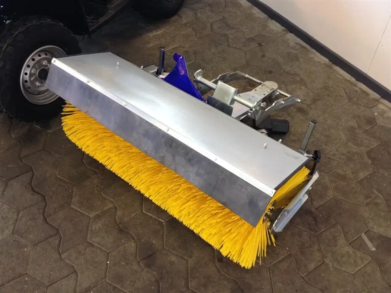 Billede 1 - Husqvarna Karlo Nielsen kost FABRIKSNY