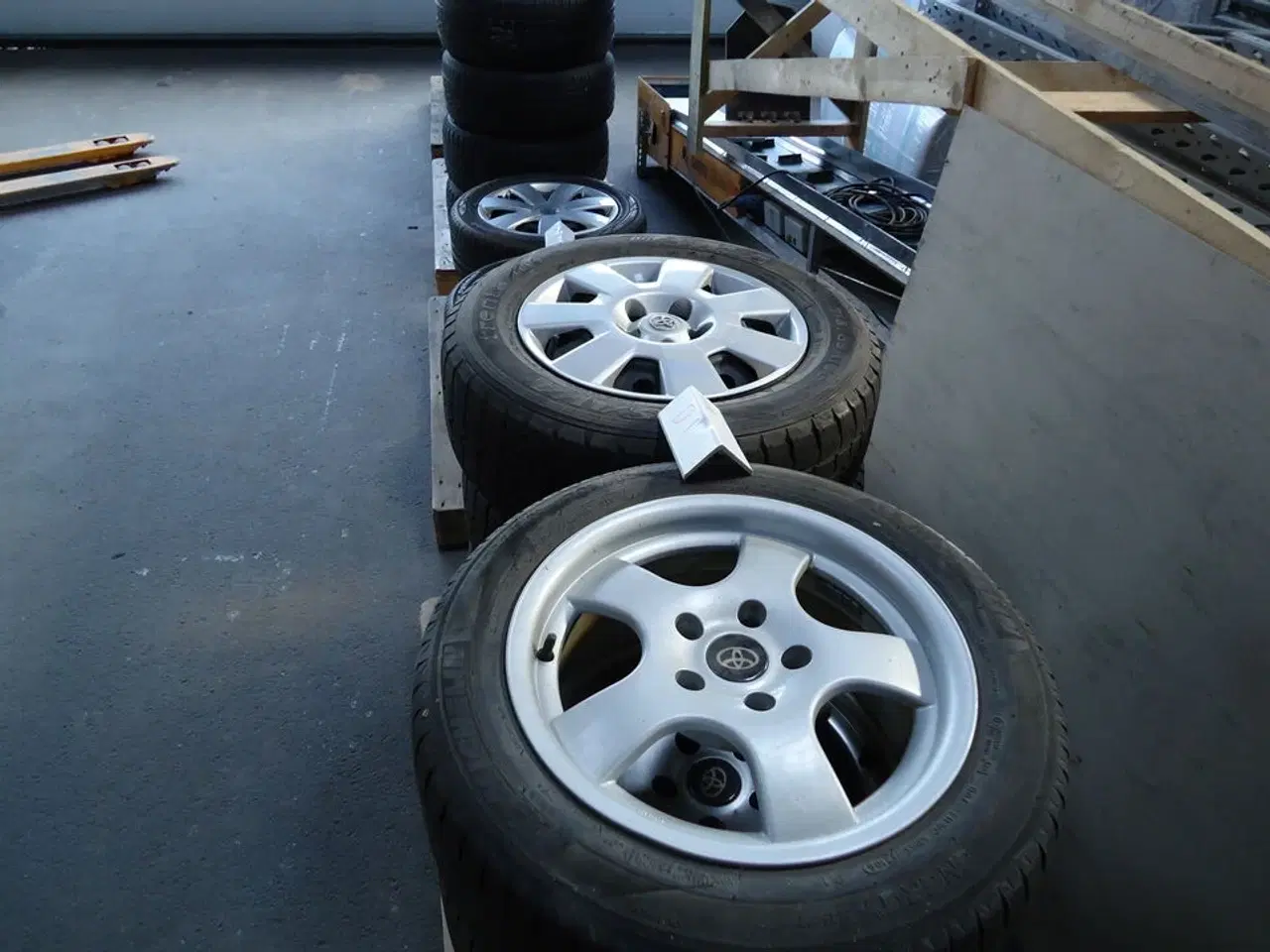 Billede 2 - 4 stk. sommerhjul og 4 stk. vinterhjul til TOYOTA
