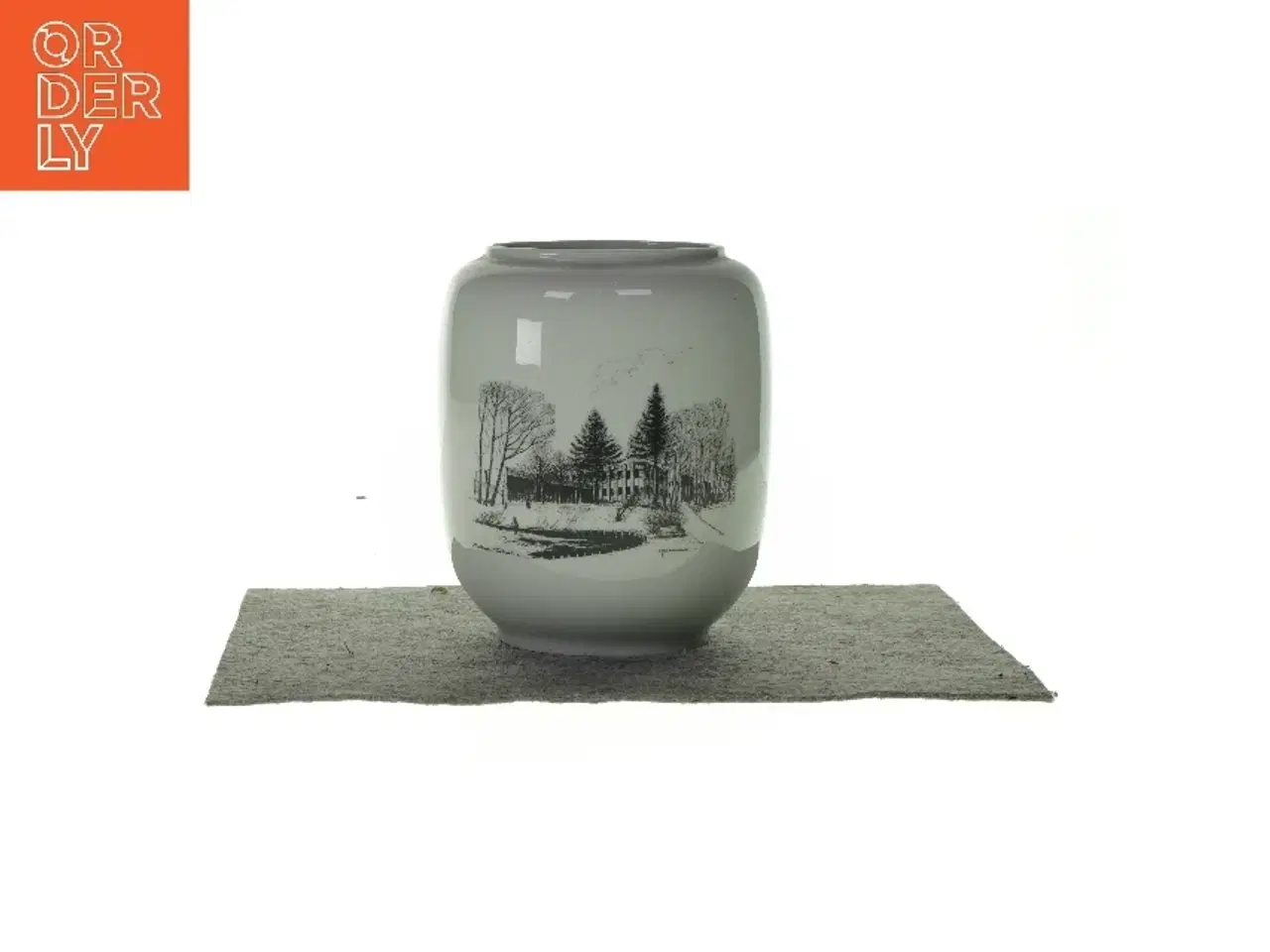 Billede 1 - Vase med print  (str. HØ:23x13,5cm)