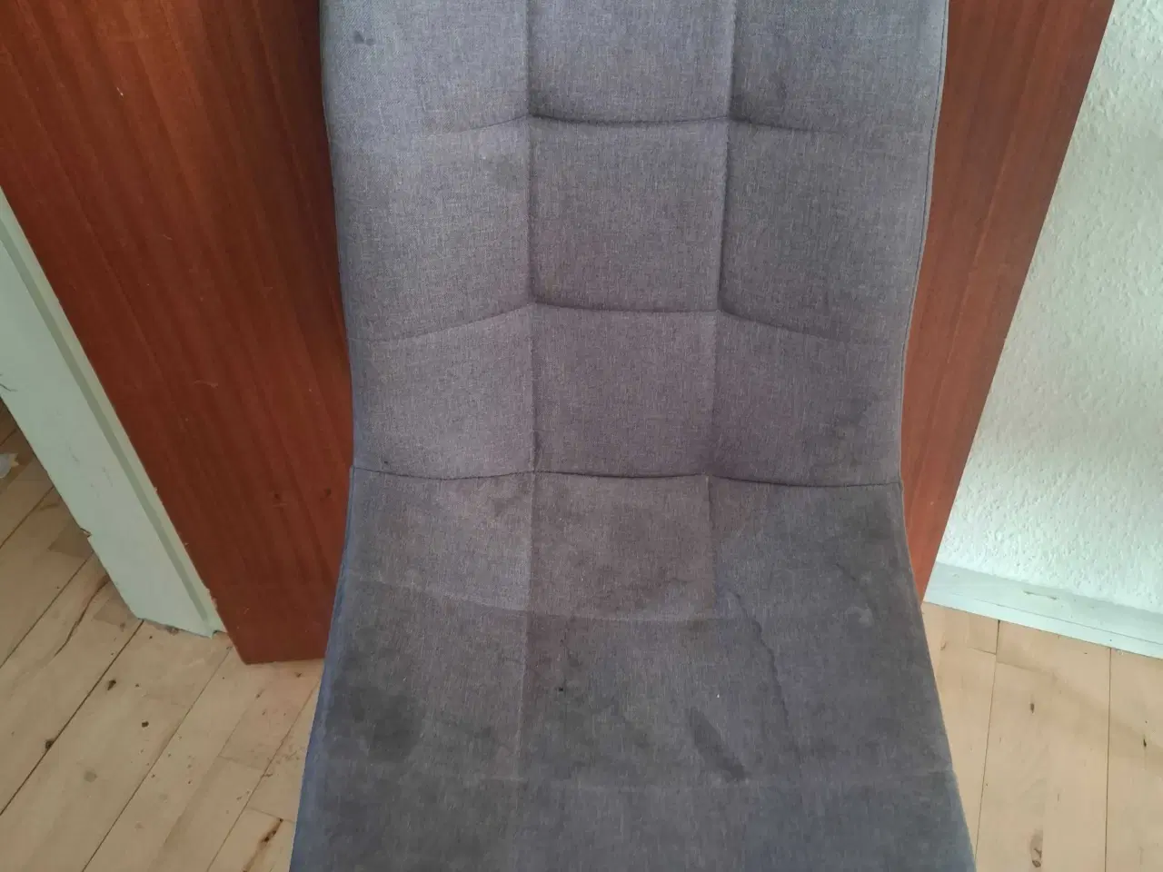 Billede 2 - Flot Spisebord med 5 Stole