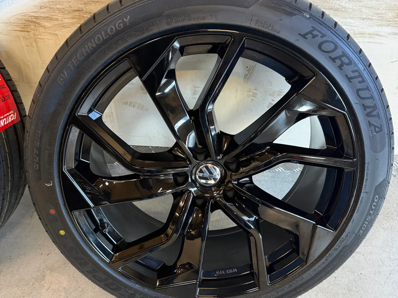 Billede 5 - 21” alufælge til id buzz med nye sommerdæk 