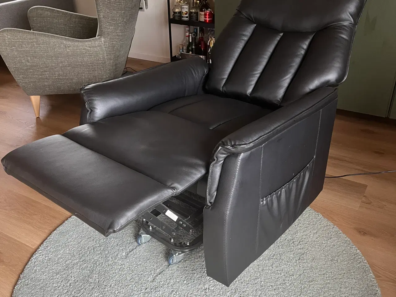 Billede 4 - Læder lænestol - Carø - elbetjent