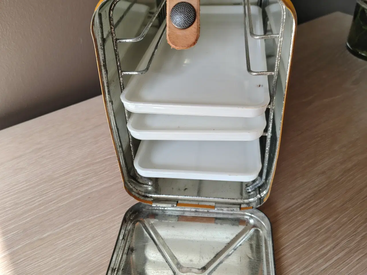 Billede 5 - Fin retro madkasse i metal