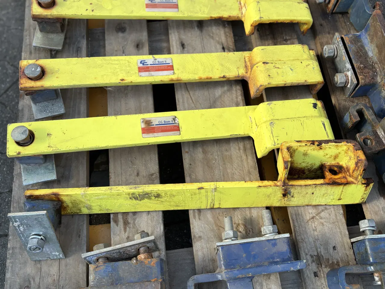 Billede 10 - Låsebomme til container - 7 stk = 2500 kr.