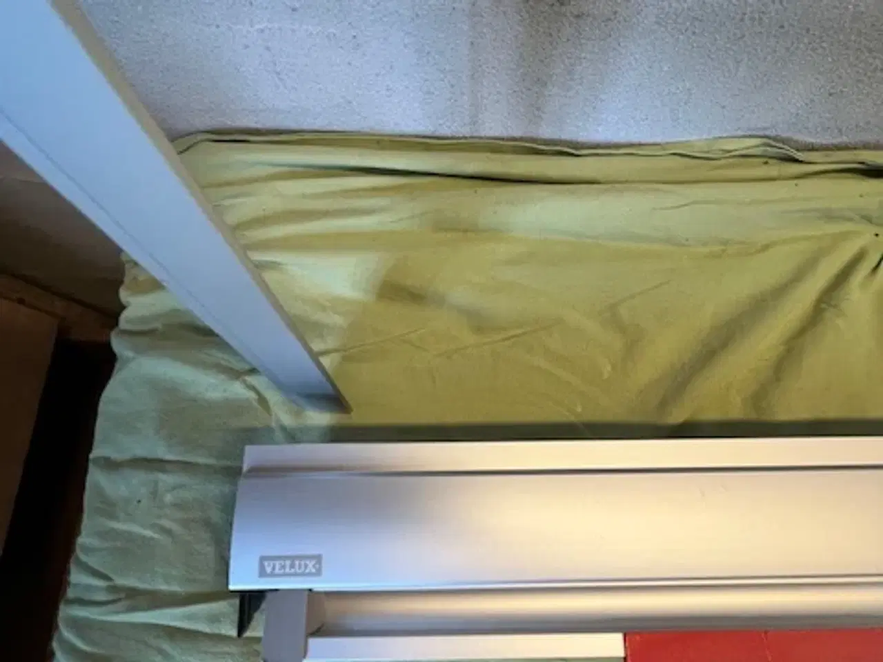 Billede 2 - Mørklægningsgardin til Velux vindue