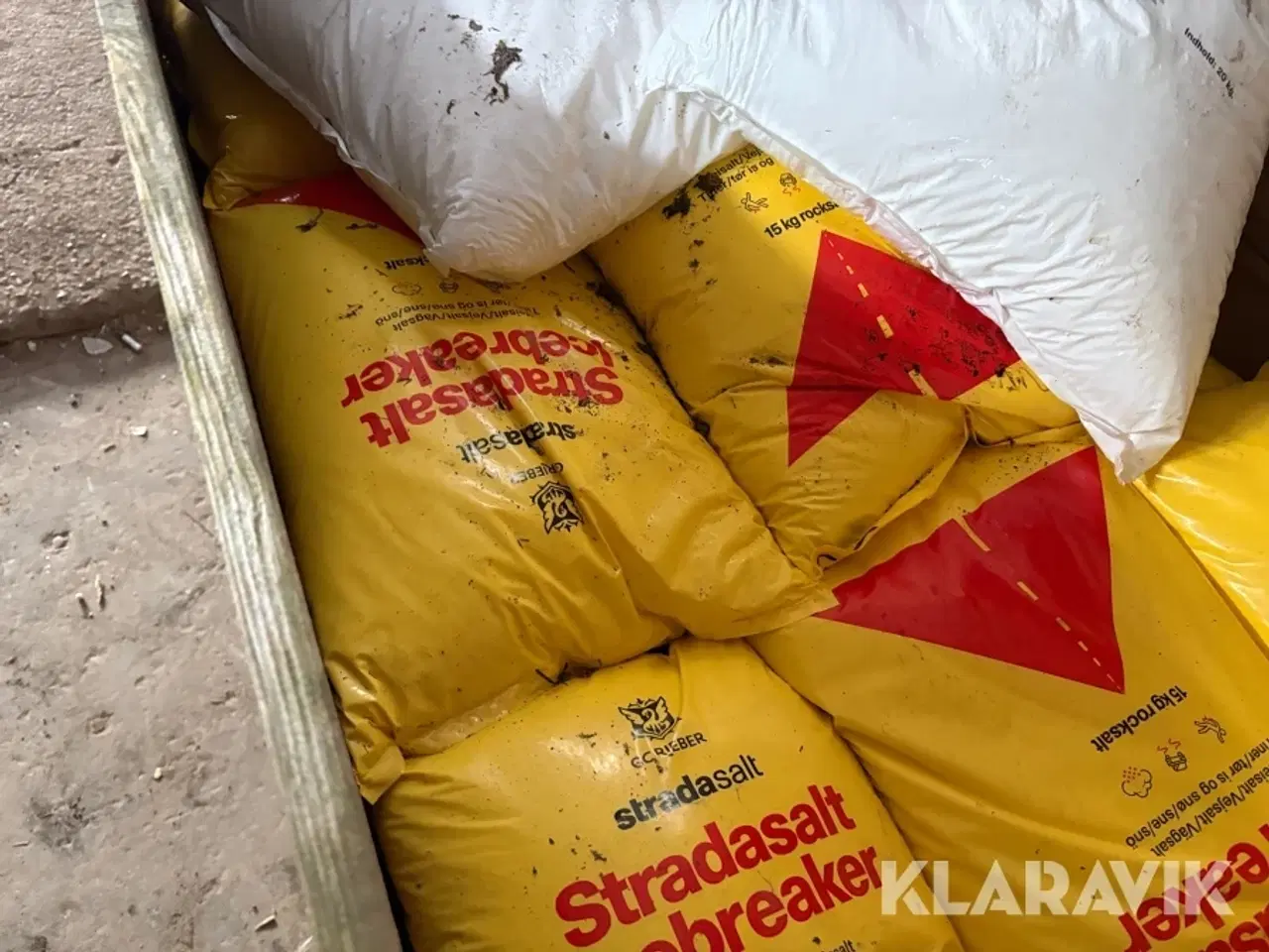 Billede 8 - Vejsalt Icebreaker 15kg ca.36 styk incl. to poser miljøtø