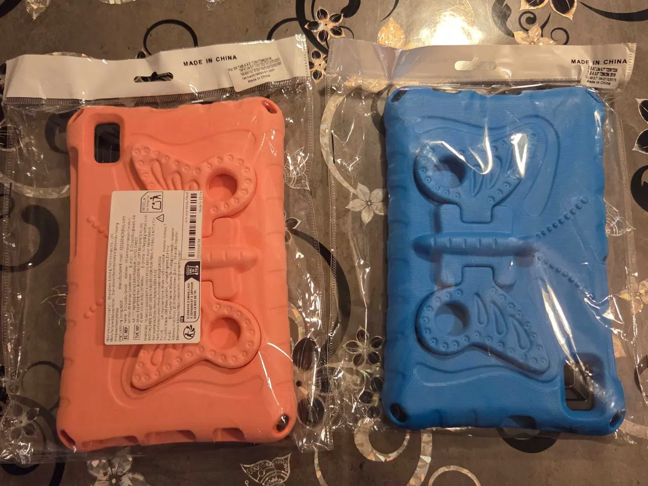 Billede 3 - To helt nye cover. 