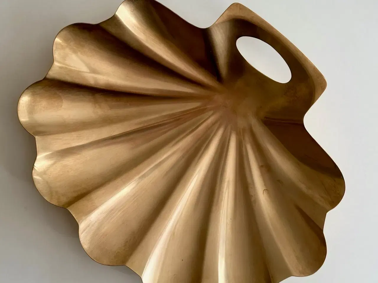 Billede 4 - Muslingeformet messingfad