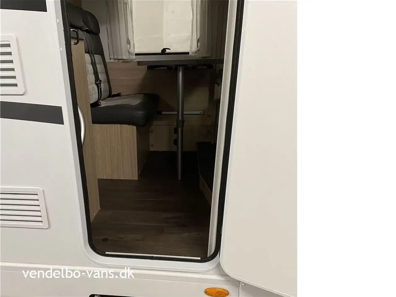 Billede 19 - 2021 - SunLight VAN V66 Adventure Edit   Enkelsenge og garage - kun 6,5 m lang